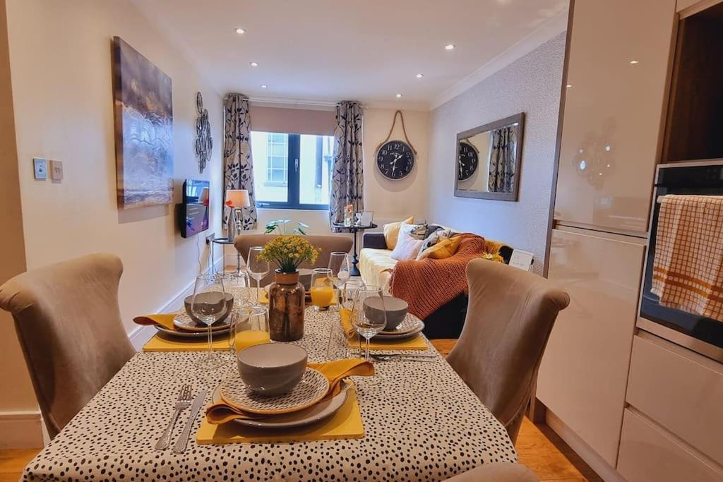 Central Riverside Apartment Bristol Dış mekan fotoğraf